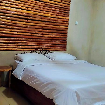Mia Safari Lodge And Restaurant عنتيبي المظهر الخارجي الصورة