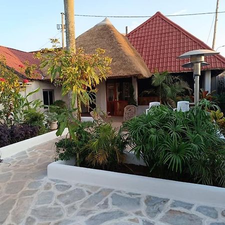 Mia Safari Lodge And Restaurant عنتيبي المظهر الخارجي الصورة