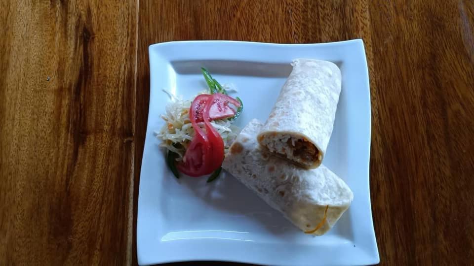 Mia Safari Lodge And Restaurant عنتيبي المظهر الخارجي الصورة