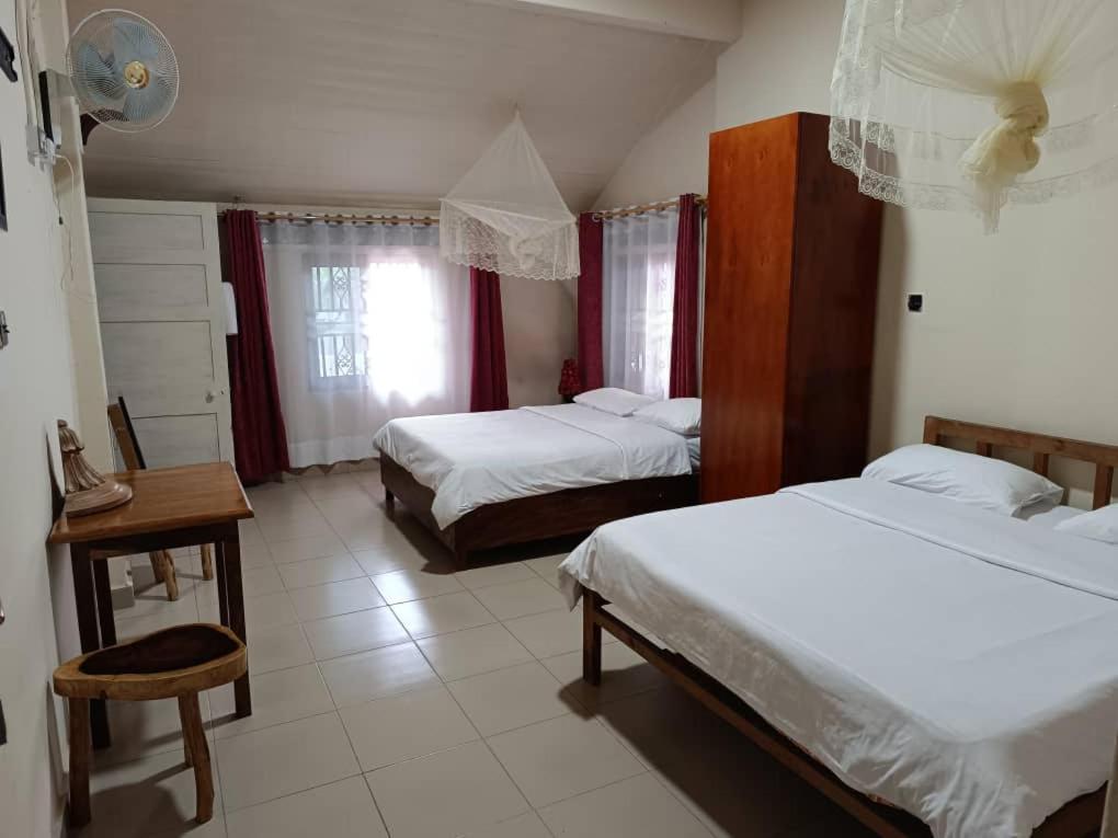 Mia Safari Lodge And Restaurant عنتيبي المظهر الخارجي الصورة