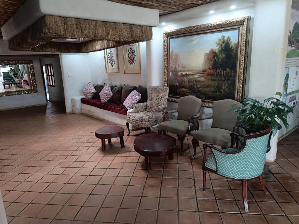 Mia Safari Lodge And Restaurant عنتيبي المظهر الخارجي الصورة